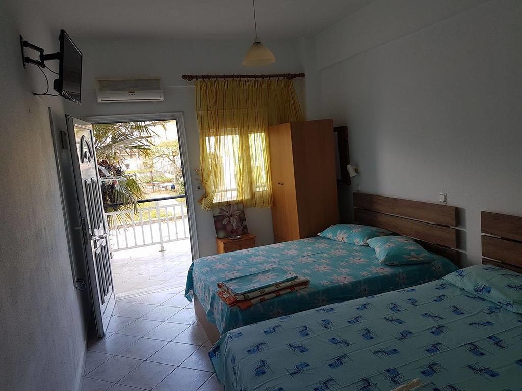 Villa Giannis Apartments Nea Vrasna Exterior photo